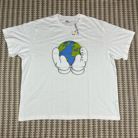 UNIQLO x KAWS UT Graphic T-Shirt White Unisex 4XL Peace for All 457869 NWT - Picture 1 of 5